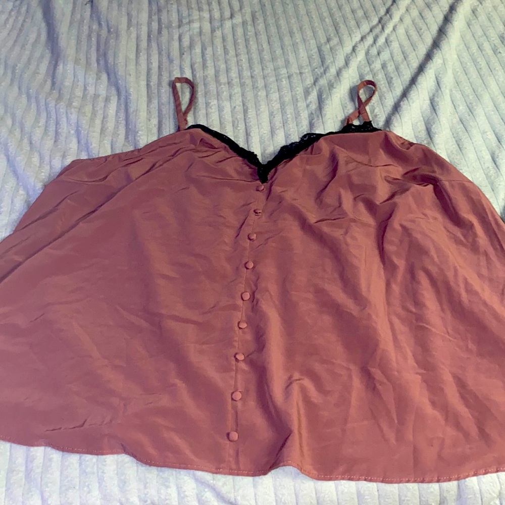 Flouncy silk cloud tank 2/20$